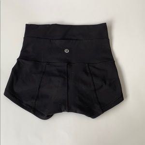Lululemon 2.5” Shorts